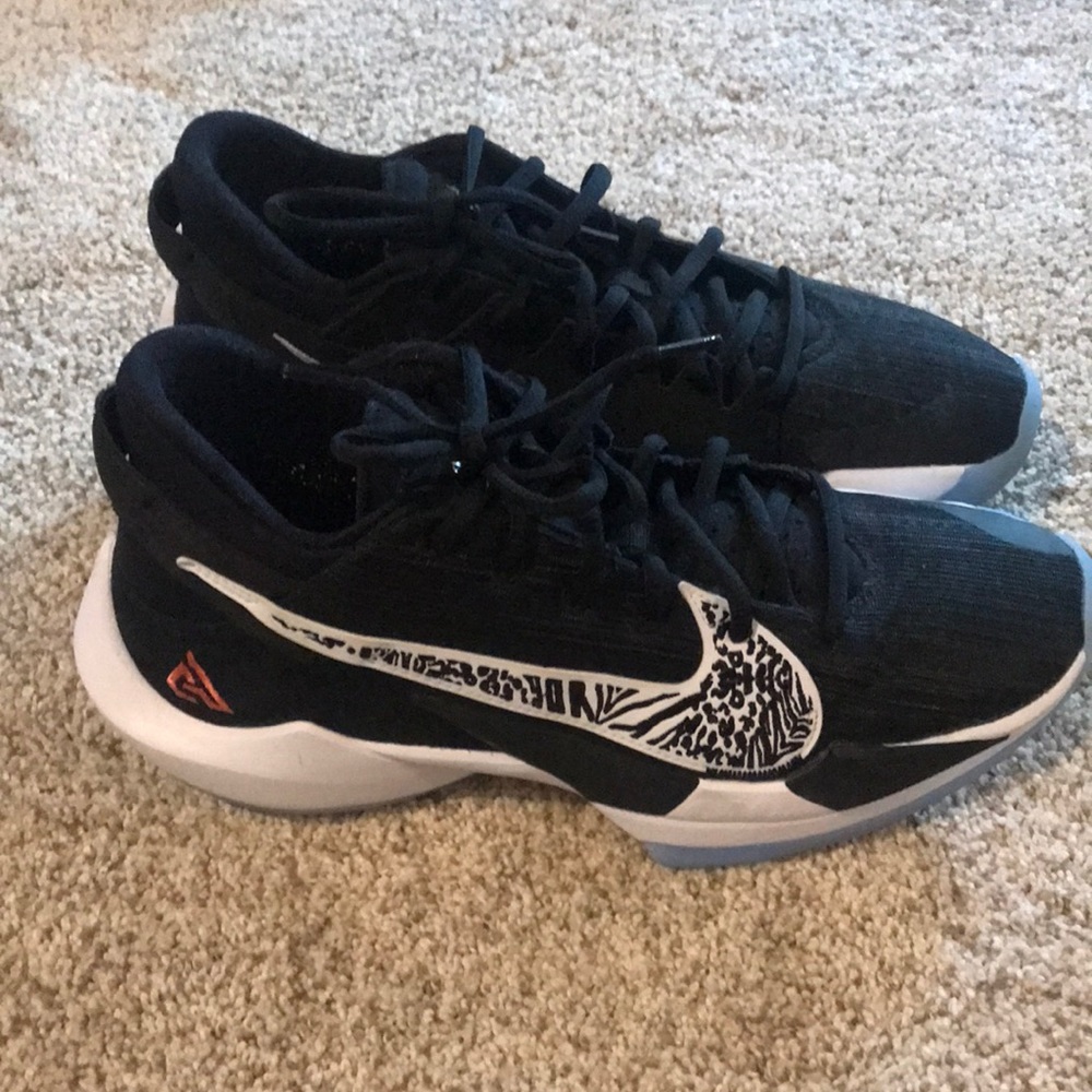 Nike Giannis Basketball Shoe size 9.  Worn once.